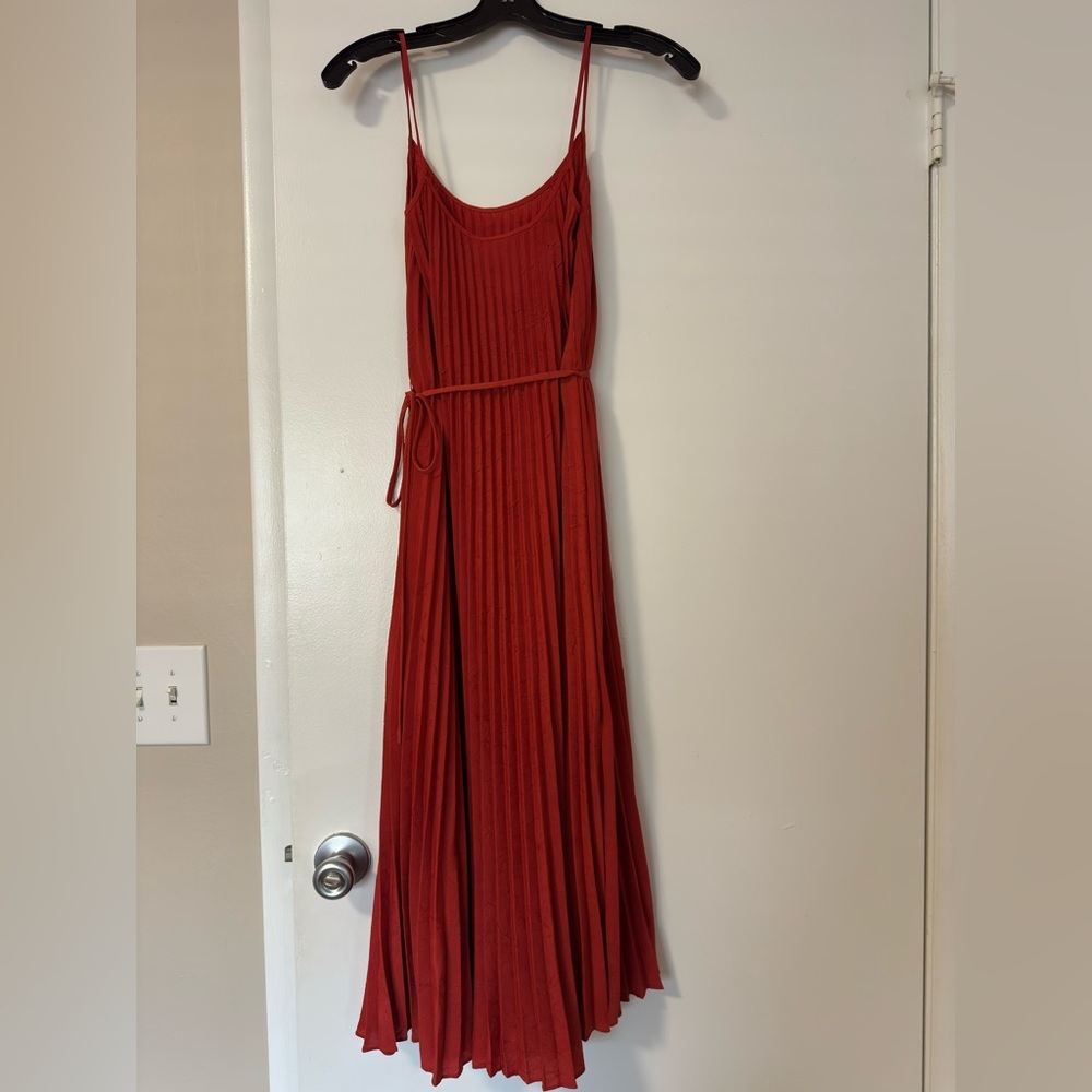 Elegant Red Pleated Dress